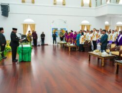 Gubernur Papua Matius Fakhiri Lantik Pengurus Dekranasda dan Posyandu, Dorong Ekonomi Kreatif dan Penurunan Stunting